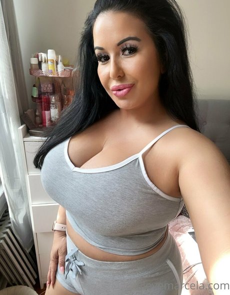 latinamilfnyc star du porno chaud photos