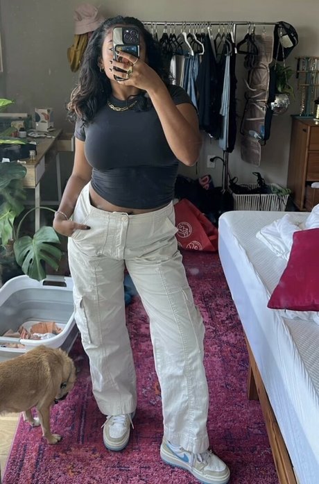 Yamini Nambimadom actrice hd des photos