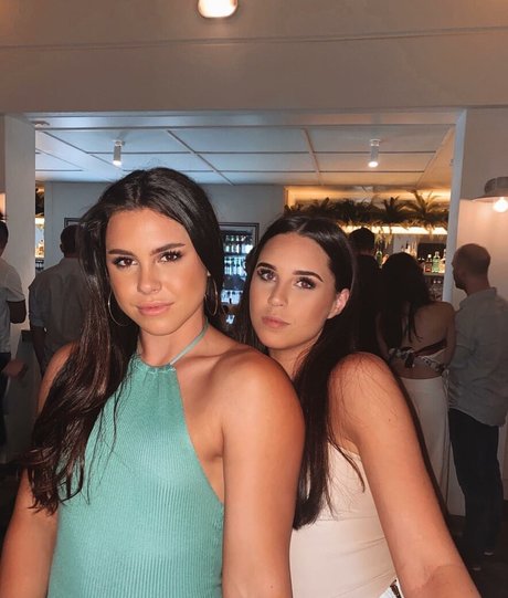 Desi Johnson art modèle images