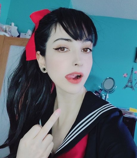 fans sociaux uniquement art érotique galeries