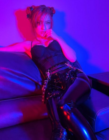 blonde étudiante onlyfans nus érotiques images