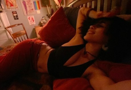 Aaliyeezy sexe de star du porno img