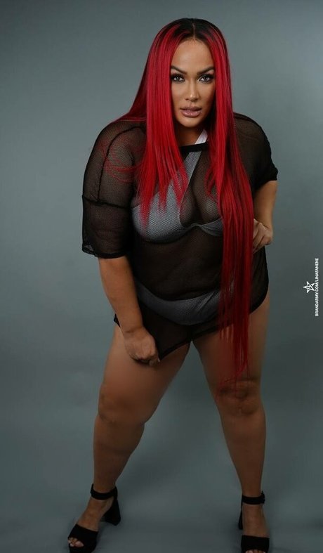 Nia Jax étoile adulte img