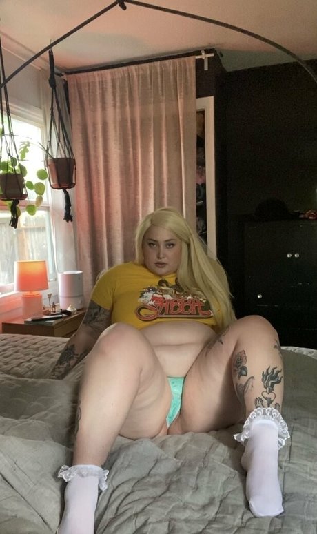 bbwgoddessmilo haut modèle image