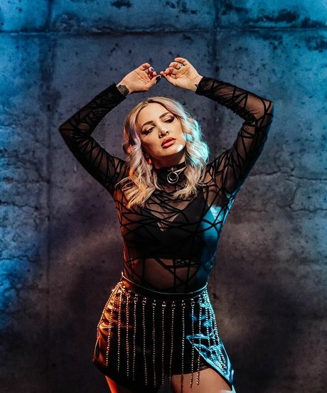 Addie Nicole Amick star du porno sympa images