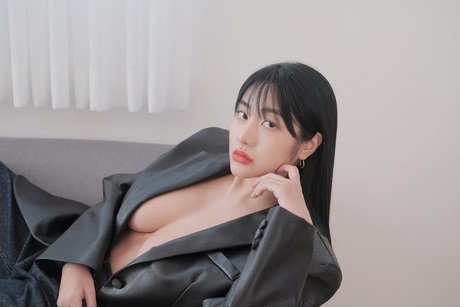 Tashay0ung modèle de haute qualité image