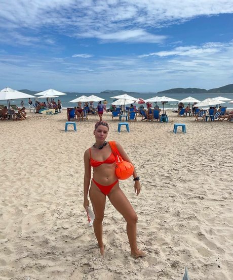 Bruna Linzmeyer étoile sexy image