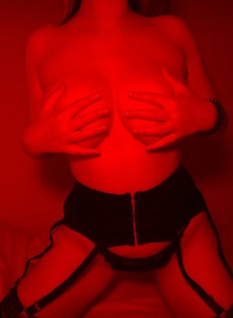 Invisiblestring star du porno chaud des photos