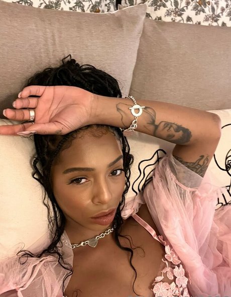 Briabackwoods actrice xxx archive