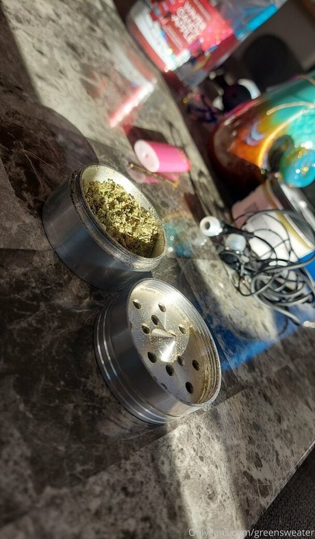 greensweater actrice hd images