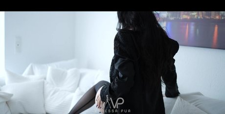 Vanessa Pur nus star du porno collection