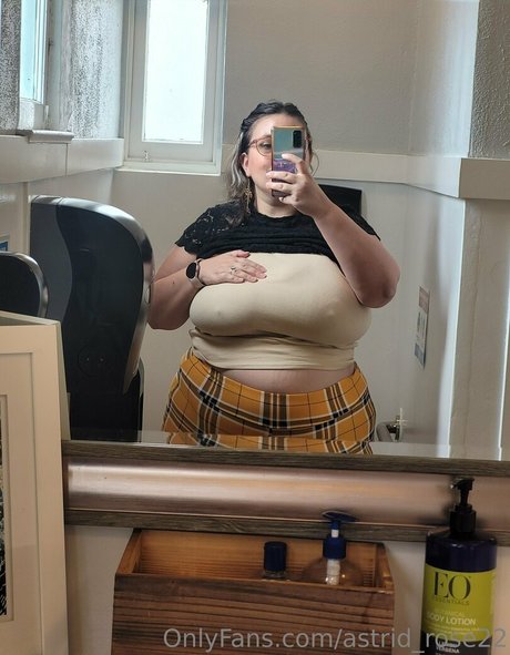 astrid rose22 haut étoile photos