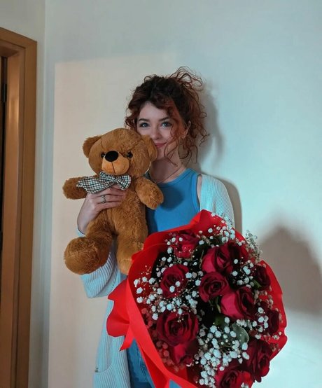 Chloe Lockley star exclusive img