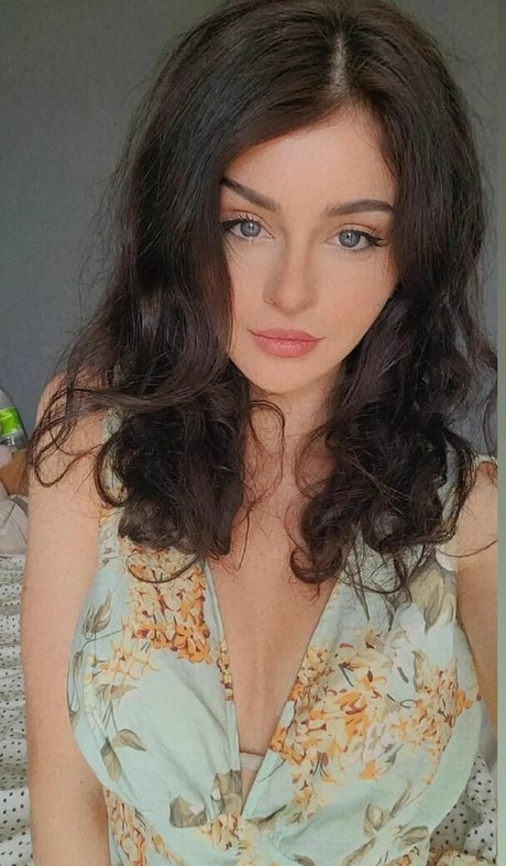 Chloe Lockley étoile chaude archive