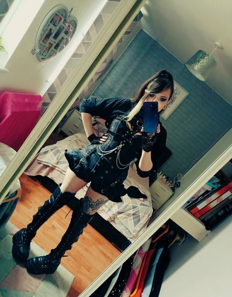 Kiwo star érotique images