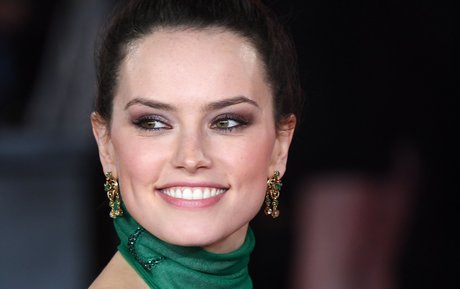 Daisy Ridley art étoile archive