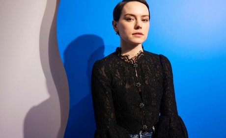 Daisy Ridley modèle érotique img