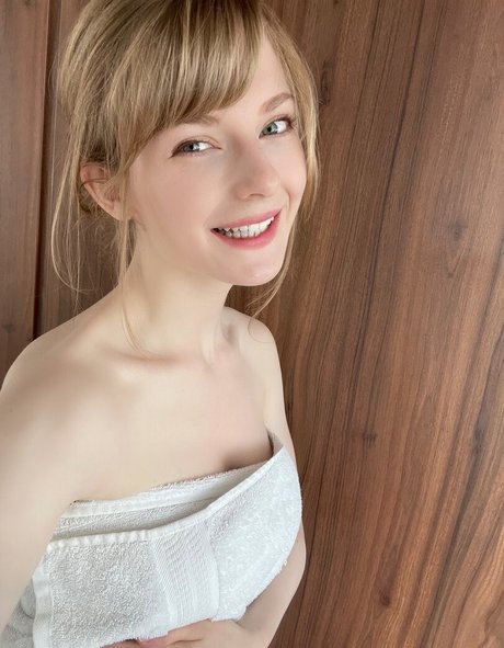Ella Freya belle star du porno archive