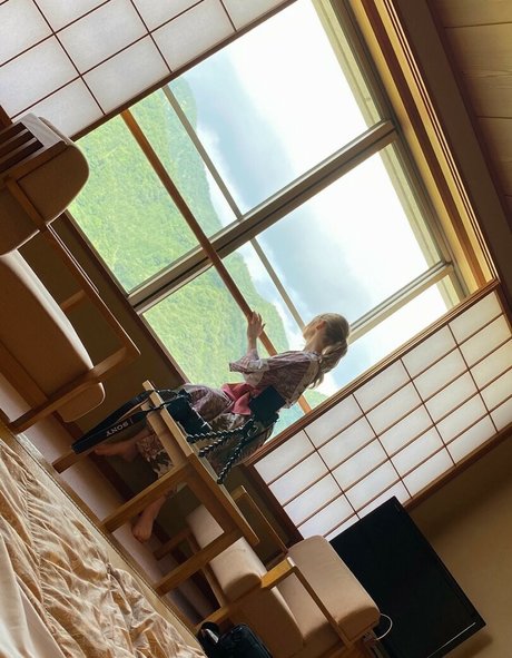 Ella Freya étoile hd archive