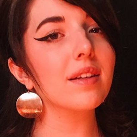 Slight Sounds ASMR modèle sexy des photos