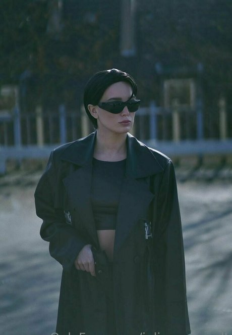 Julia Rommelt art de star du porno des photos