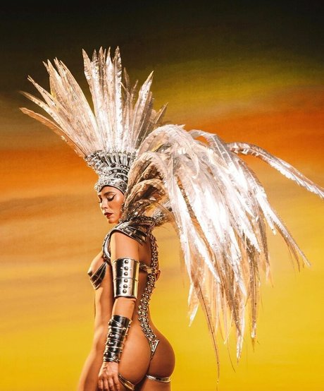 Paolla Oliveira modèle parfait photo