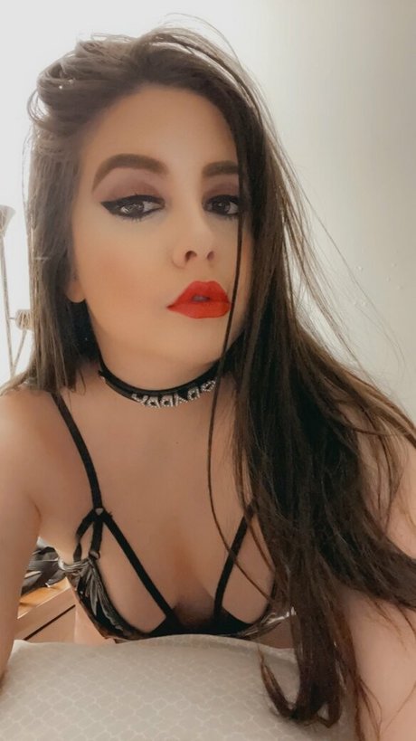 ava hadley modèle magnifique img