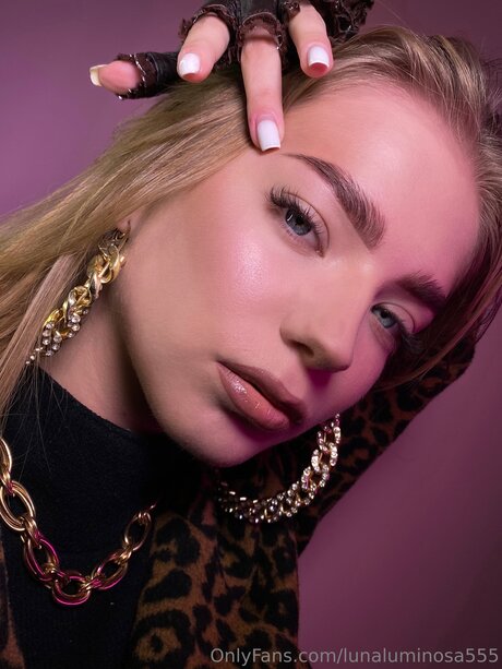 Lunaluminosa555 star du porno de haute qualité archive