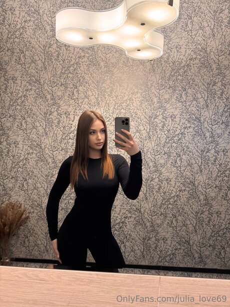 Julia Love69 star du porno sympa galerie