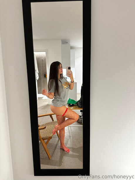 Honeyyc actrice chaude img