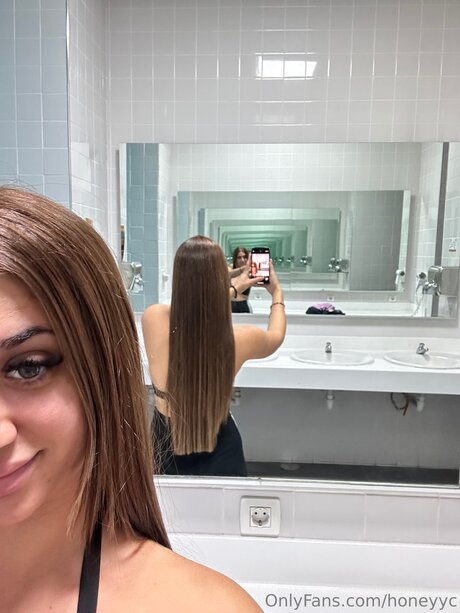 Honeyyc actrice xxx galerie