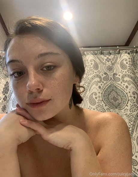 JuicyJade9 modèle xxx galeries