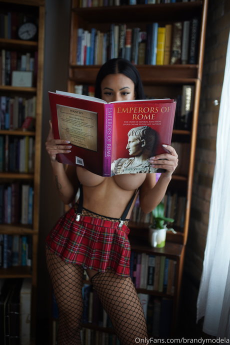 Brandy Modela top star galeries