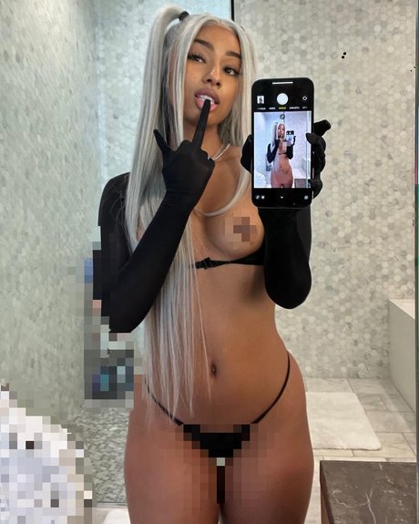 blonde transexuelle onlyfans belle érotique photos