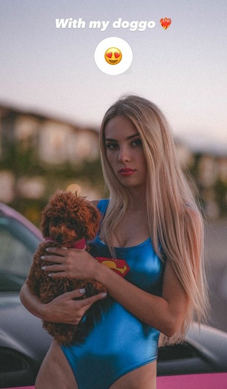 Angelina Dimova étoile nue images