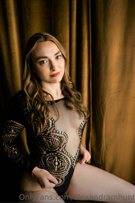 Alexandra M Hunt modèle nu photo