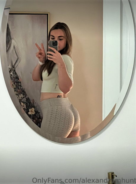 Alexandra M Hunt modèle magnifique images