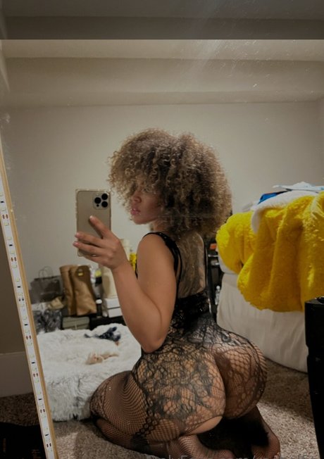 milf la plus chaude onlyfans jolie adulte image