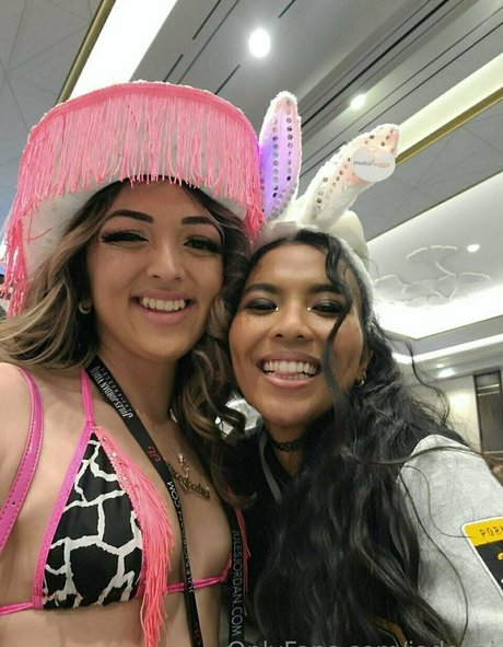 Jada Kai modèle artistique photos