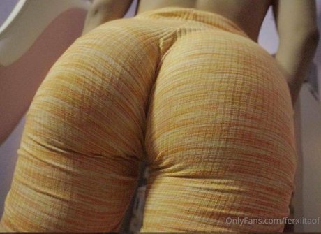 chaton courbé onlyfans hd photos