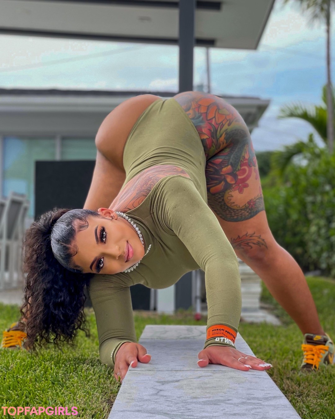 KKVSH modèle hd image