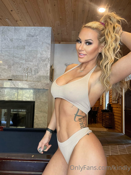 Kindly Myers modèle de haute qualité collection