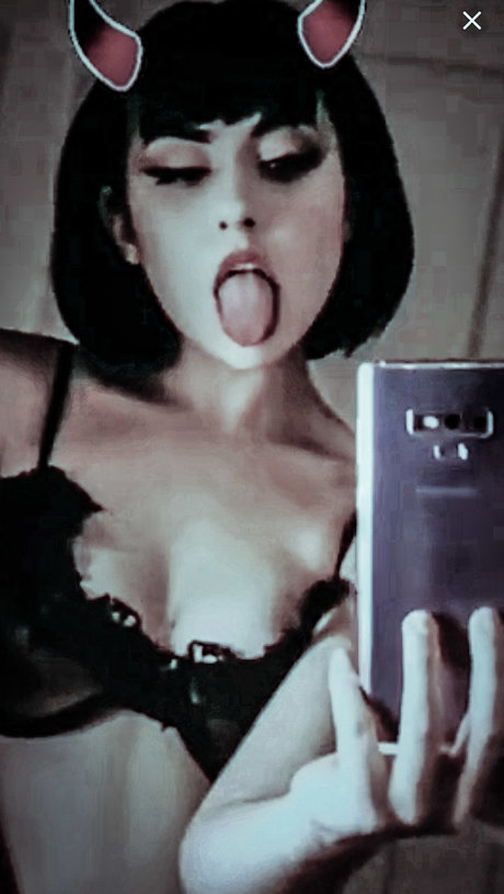 Karrigan Taylor nus de stars du porno galerie