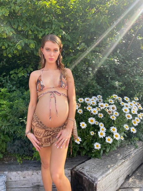 Zoey Luna modèle artistique img