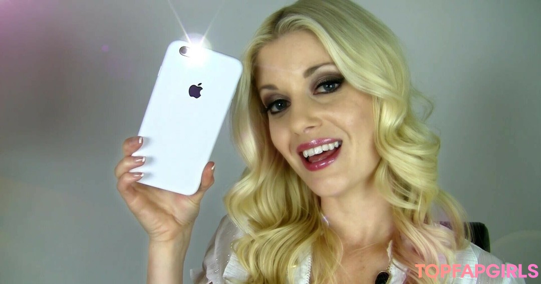 Charlotte Stokely étoile sexy galeries