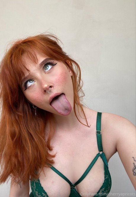 Cherry Apricots star du porno gratuit collection