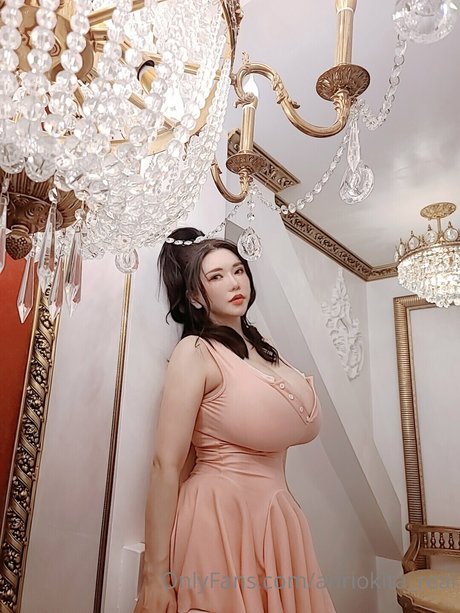 Anri Okita art modèle des photos