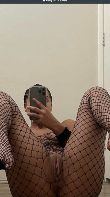 Bralynne Hughes modèle sympa img