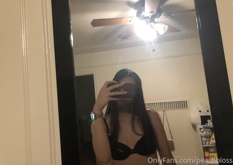 peachbloss modèles nus collection