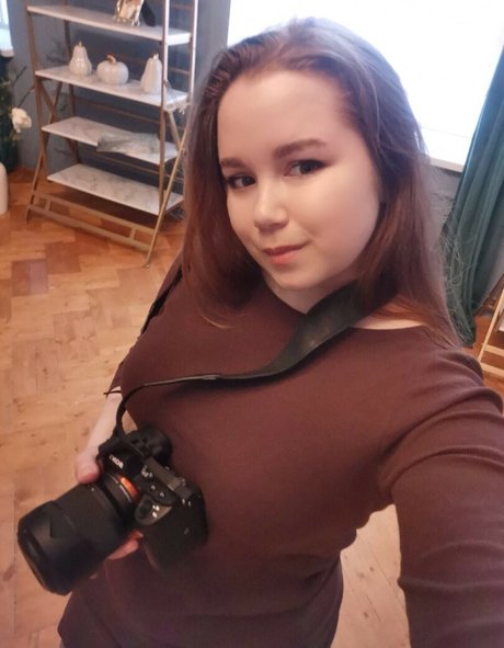 rousse tatouée onlyfans plutôt sexy archive